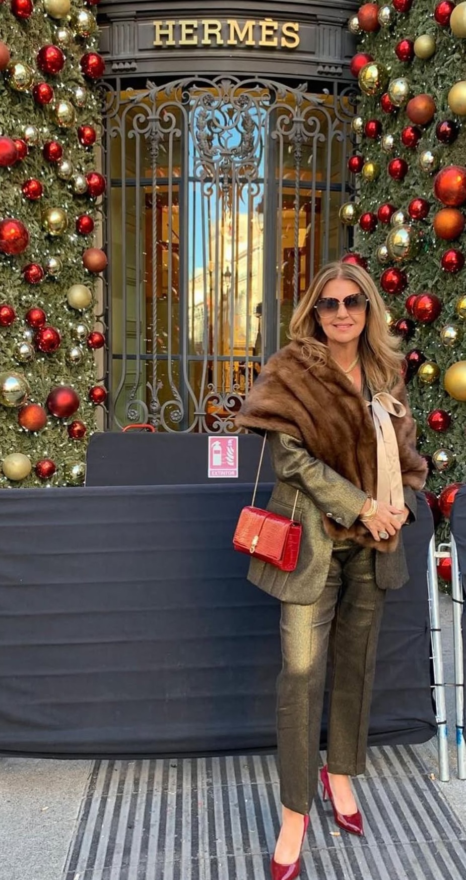 Look de Marta — tonos dorados